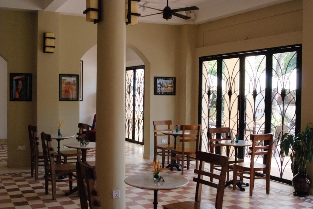 The Columns Hotel Kampot Kültér fotó